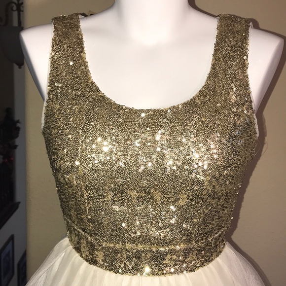 GOLD DRESS - Picture 2 of 5